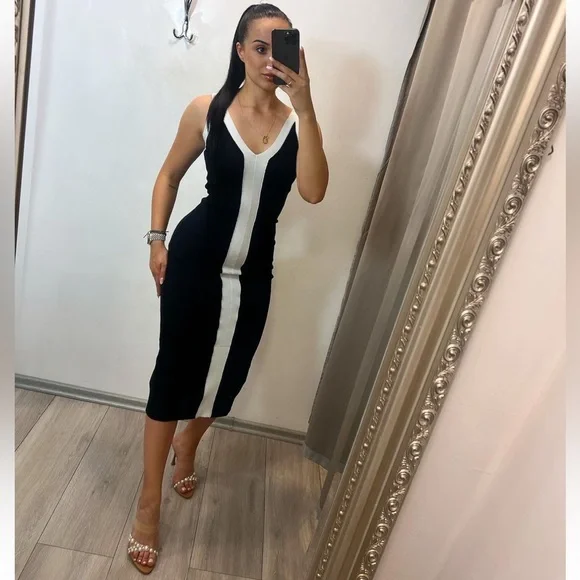 Black and white contrast knit v neck sleeveless midi dress with vented slit - Picture 8 of 11